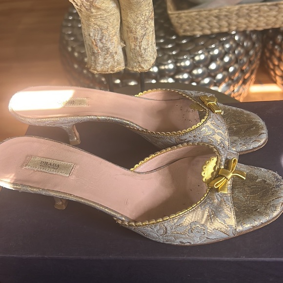 Prada shoes - Picture 2 of 6